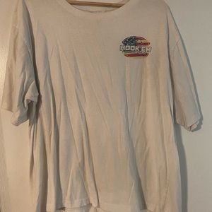 Hook ‘‘em shirt